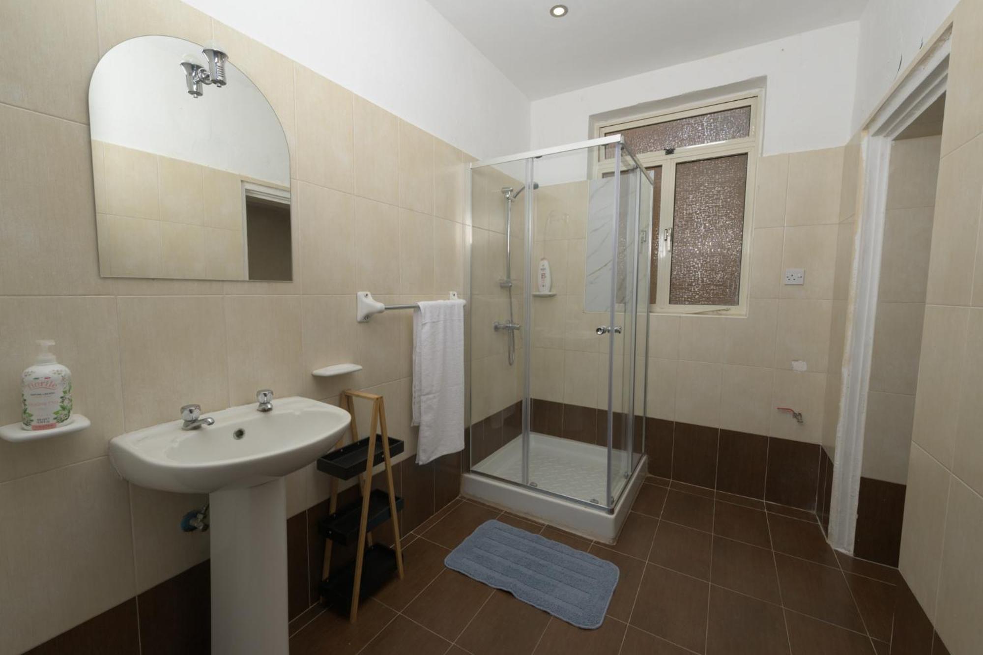 Stylish Valletta 2 Bedrooom City Centre Apartment With Terrace Exterior photo